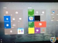 Win10桌面都是方塊應用，圖標不見了怎么辦？